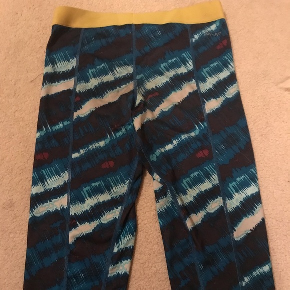 Capri Nike Pro - Picture 3 of 4